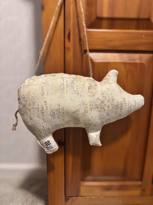 Primitive Handmade Pig — Vintage-Inspired Farmhouse Decor